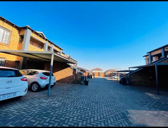 2 BEDROOM APARTMENT FOR SALE IN GERMISTON WEST